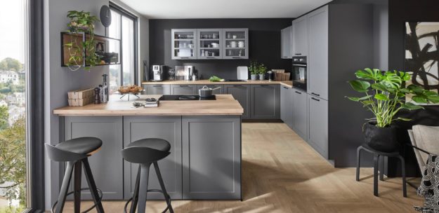 Bild von Landhaus-Küche in grau