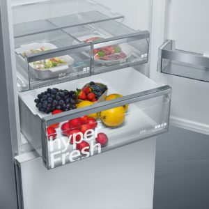 Bild von einem offenen Kühlschrank